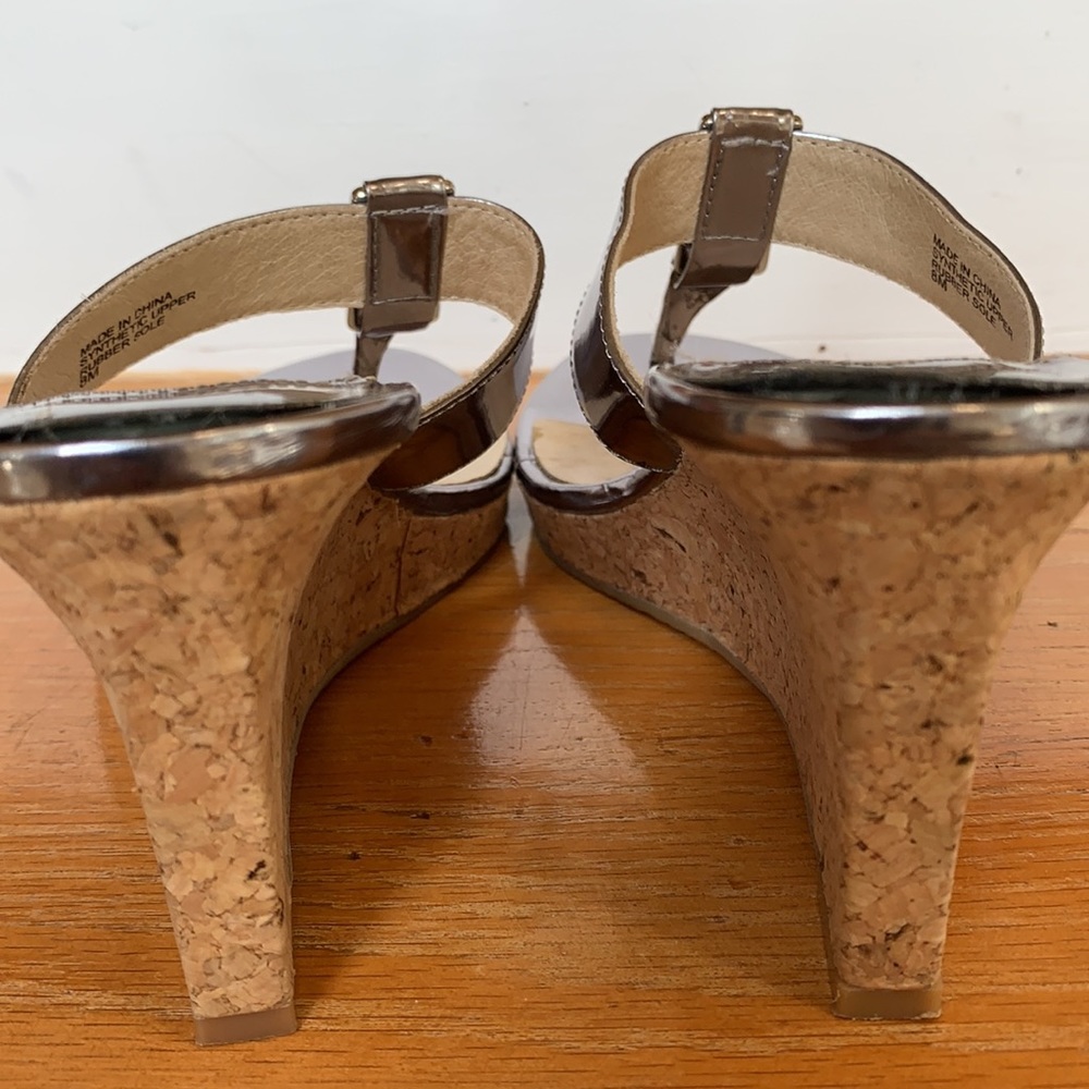 Michael Michael Kors logo thong wedge cork sandals - Picture 4 of 10
